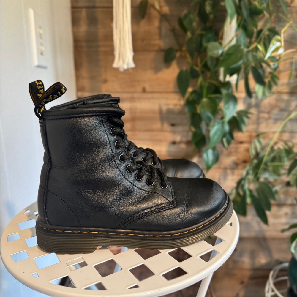 🥾 Dr. Martens Kids 1460J Leather Boots • Size 11 US Youth - Picture 4 of 9